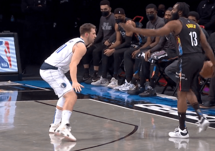 关于波尔图训练开放日，转会期临场应变引欢呼，足总杯在即，医务组通报恢复的信息